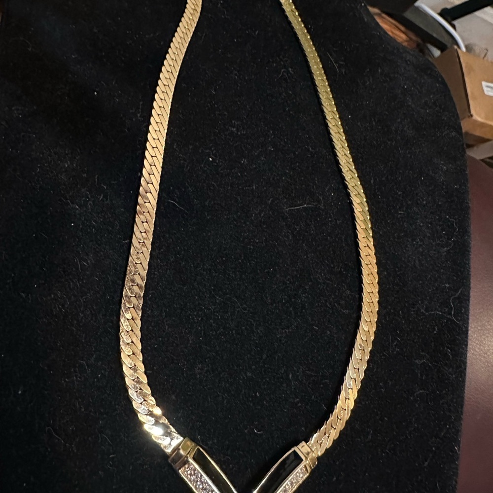 Christian Dior Gold Tone V Pendant Necklace w/ Rhinestones rare 1970’s vintage - Picture 5 of 7